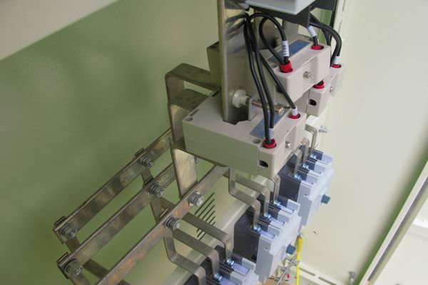 铁山港配电柜-应急照明配电柜使用对工作人员的具